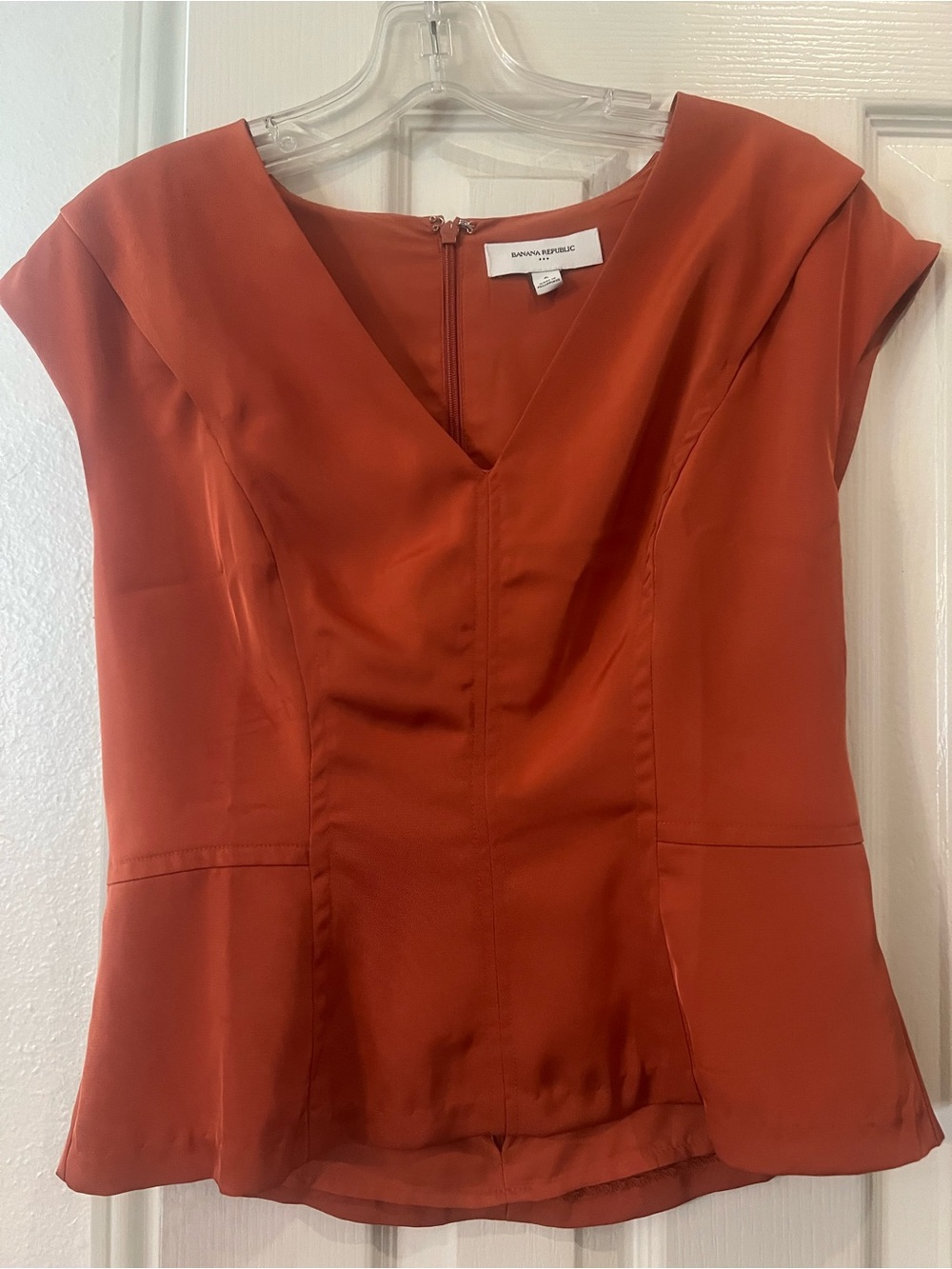 Banana Republic Women's Burnt Orange / Rust Cap-Sleeve V-Neck Top